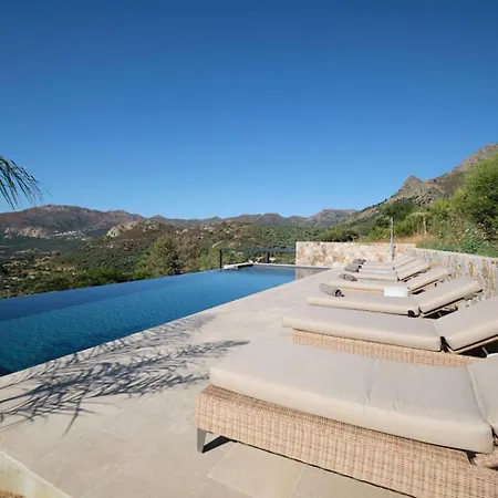 Semesterbostad D'exception Panoramique Et Montagne Calenzana